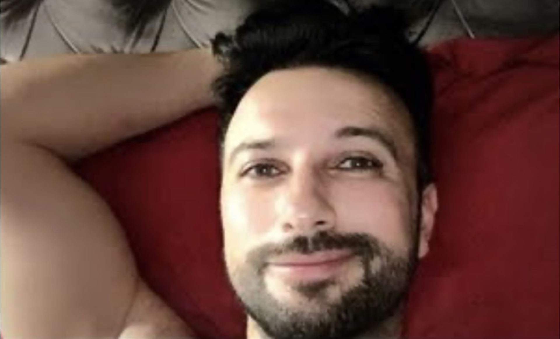 megastar tarkan uzattigi saclariyla sosyal medyada gundem oldu 5776 03 23 53